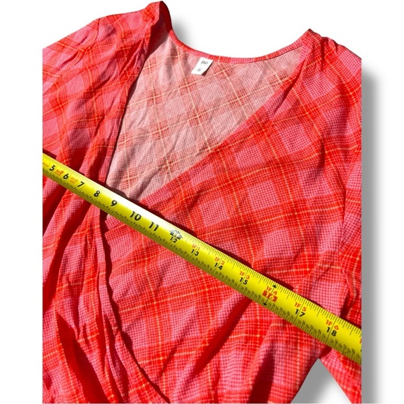 BP Vibrant Coral/Pink/Orange Plaid Long Sleeve V Neck Cropped Wrap Blouse - Picture 12 of 16